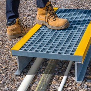 Anti-Slip GRP Grating Step Over Platform