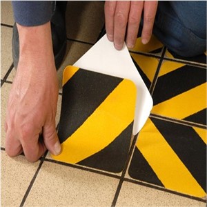 Black/Yellow Hazard Anti Slip Squares SS#100 Standard Grade 10 Pack